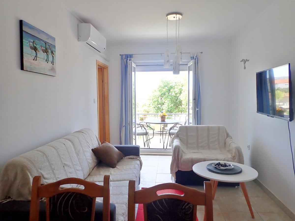 Apartment Maca Starigrad Paklenica Exterior photo